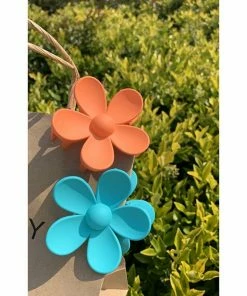 Shop Lena Jade Flower Clip